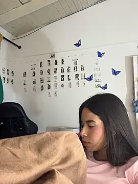 Chat XXX Live Milleradhara24