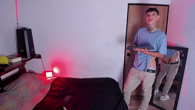 Darwinstark_ – Naživo XXX chat