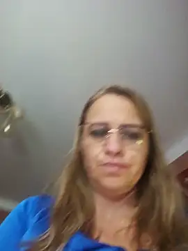Онлайн чат XXX BLONDKICIA1