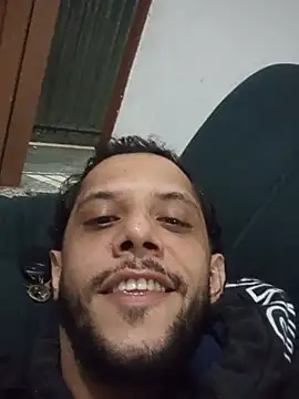 nando_33: διαδικτυακό σόου στην κάμερα