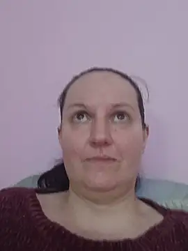 BustyLadyAlma 网络视讯表演
