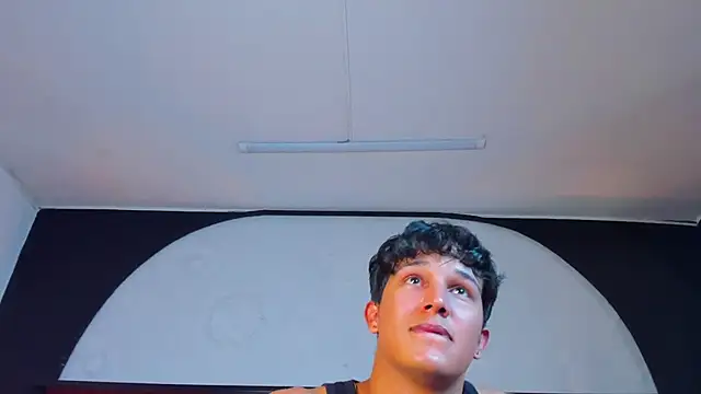 Leo_Savage_のウェブカメラショー