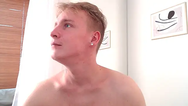 Show modela AlexxSweet na web-kameri