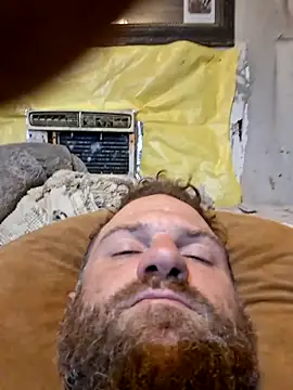 Pokazy przed kamerką – bearded_cross