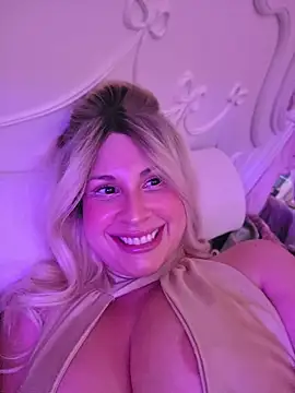 ItsAuroraBorealis Show in webcam