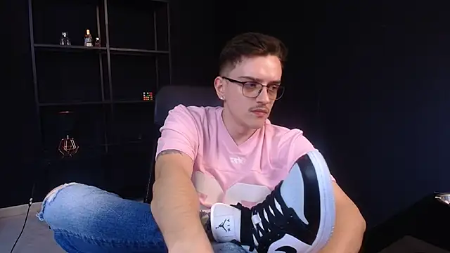 FelixStarkk Adlı Modelin Canlı XXX Sohbeti