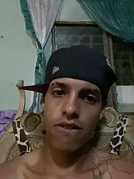 Chat +18 de Aleexxx_2005 ao vivo