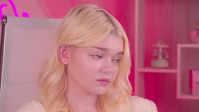 AdeleCartier Chat XXX in diretta