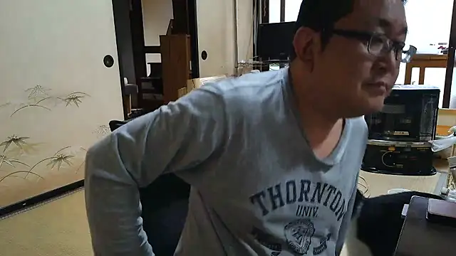 Tkousuke 网络视讯表演