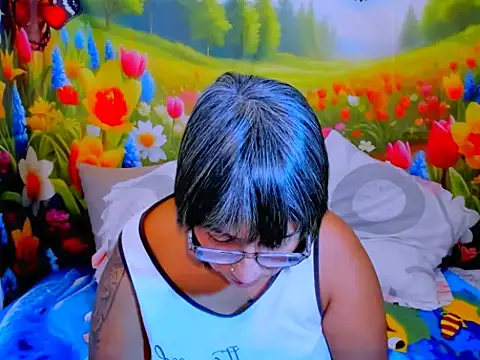 indianroxy's Live XXX Chat