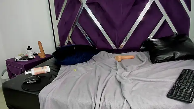 kiaraht's Webcam Show