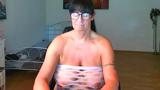Sylly live XXX chat