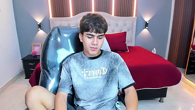 Tommy18__'s Live XXX Chat