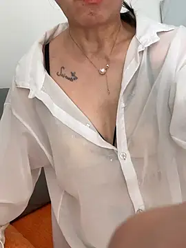 aniani11 Show in webcam