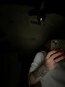 ThornsandHoney's Webcam Show