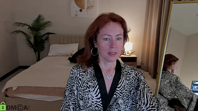 دردشة LeticiaRomano الجنسية المباشرة