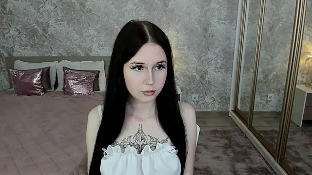 Chatroom XXX en direct de VioletHarme