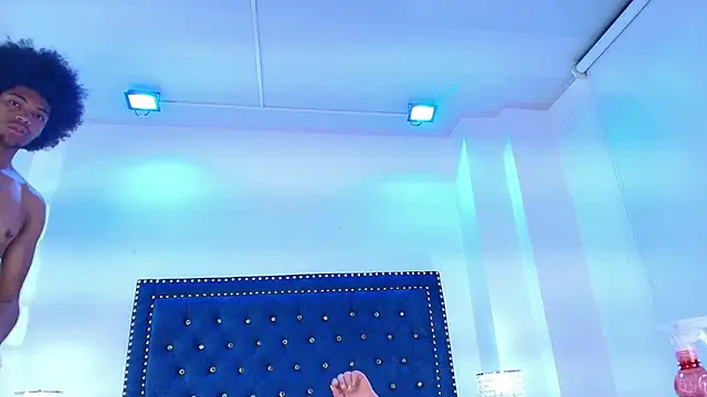 Chat +18 de Cristal_and_luke ao vivo