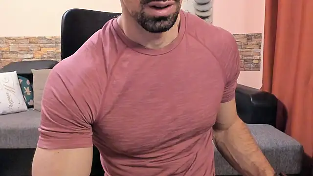 HotHunkTrainer: διαδικτυακό σόου στην κάμερα