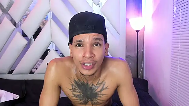 Show modela kai_storm77 na web-kameri