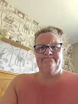 Živý XXX chat MissQueenBeex