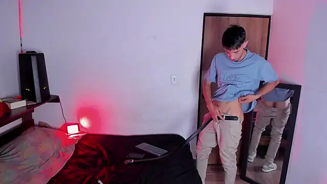 Chatroom XXX en direct de Darwinstark_