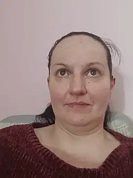 BustyLadyAlman Live XXX chat