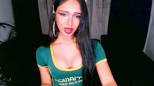 xUrGoddess_islaCumsAlotx 网络视讯表演