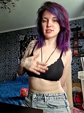 LazyTanukii's Live XXX Chat