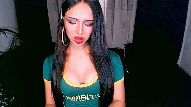 xUrGoddess_islaCumsAlotx's Live XXX Chat