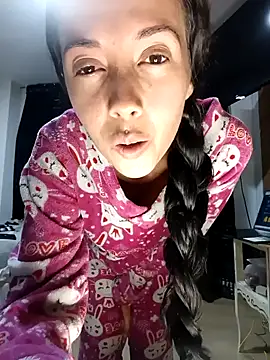 XXX chat uživo modela MiaForever1