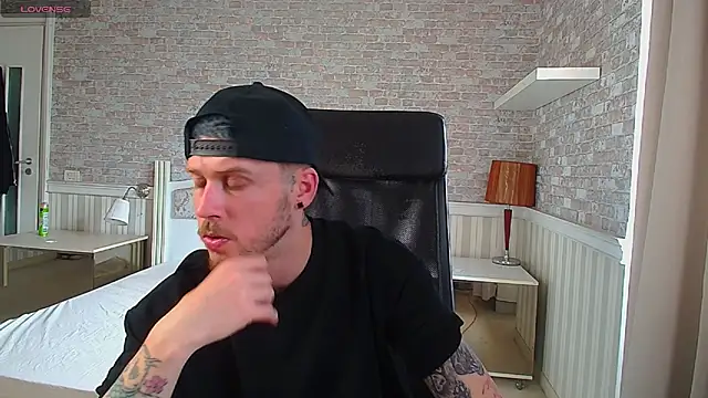 JonahShaw Live XXX Chat
