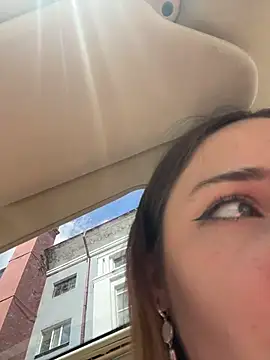 DollyTall's Live XXX Chat