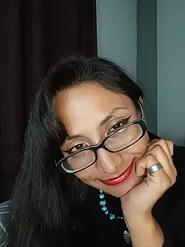 Chatroom XXX en direct de LucyCherry69