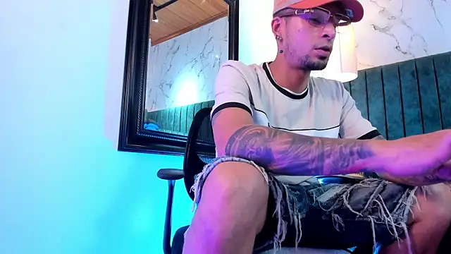 DrakeNeumann's Webcam Show