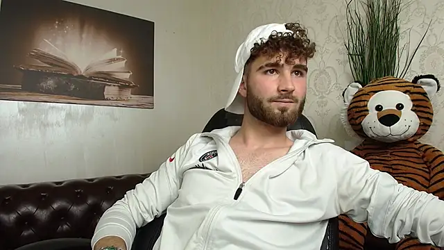 KyloEast Live XXX-chat