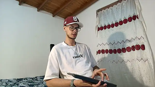 Онлайн чат XXX Vlad__night