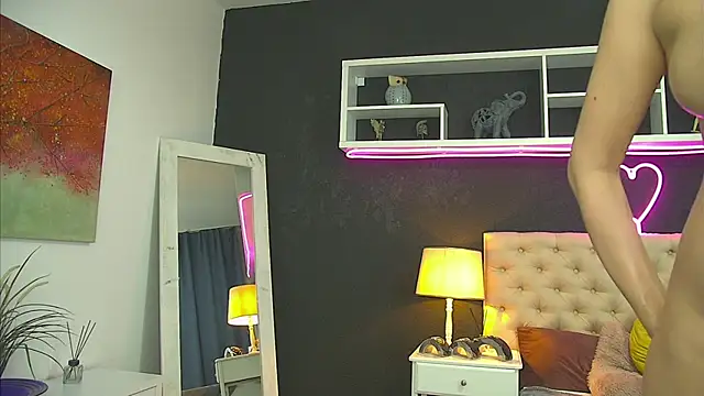 TaniaKaverina's Live XXX Chat