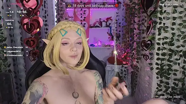 Mee-Meow live XXX chat