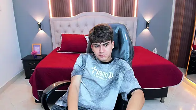 Show modela Tommy18__ na web-kameri