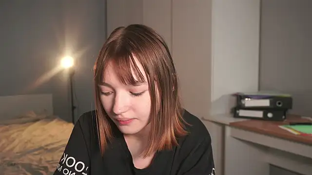 Chat +18 de Leyla_crsh ao vivo