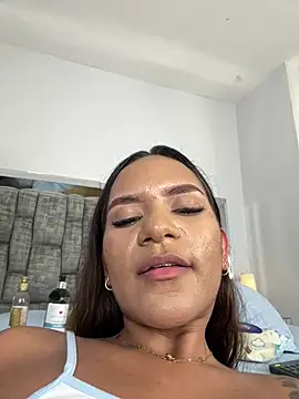 amara_wet04 – Live XXX-chat