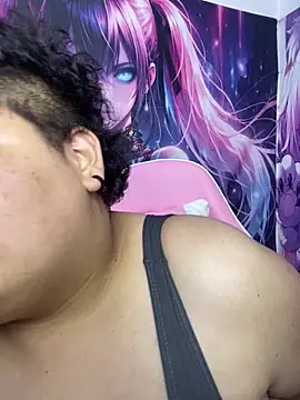Chat +18 de Hailey_Curvy ao vivo