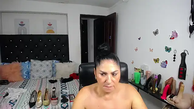 Chat +18 de mature_bigboobs10 ao vivo