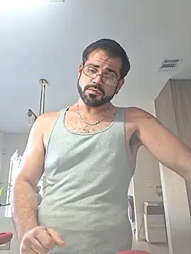 Zander823 Live XXX Chat
