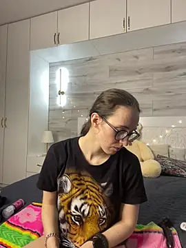 MartiniiSelenna's Live XXX Chat