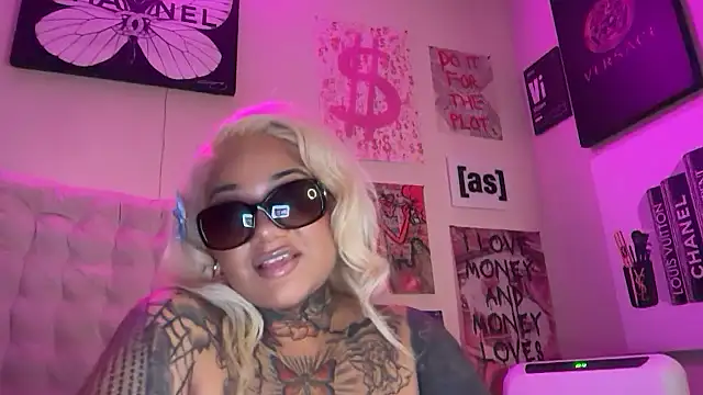 โชว์เว็บแคมของ AveryLeexRated