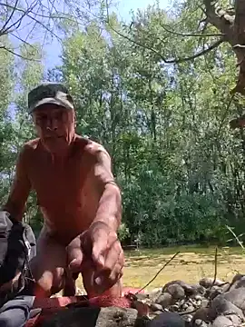 nudo_xx: διαδικτυακό σόου στην κάμερα