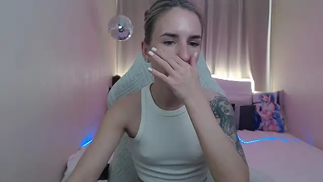 DeboraHorny's Live XXX Chat