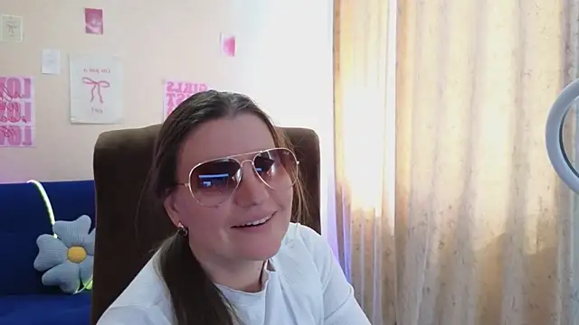 Chatroom XXX en direct de Mirabelle_Velvet